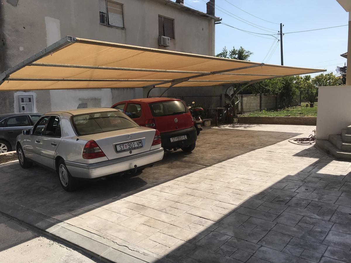 Apartment Nikola Trogir Exterior foto